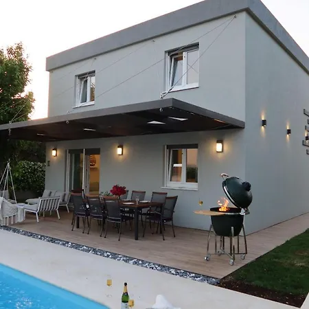 ヴィラ The Cube, Luxury With Private Pool