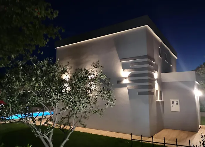 ヴィラ The Cube, Luxury With Private Pool *