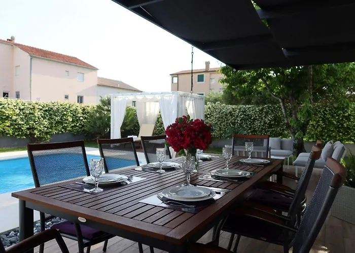 ヴィラ The Cube, Luxury With Private Pool Kaštela
