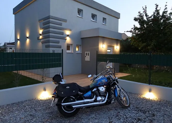 ヴィラ The Cube, Luxury With Private Pool Kaštela