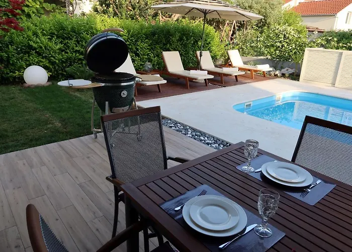 The Cube, Luxury With Private Pool Kaštela