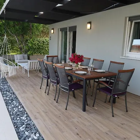 The Cube, Luxury With Private Pool * Kaštela