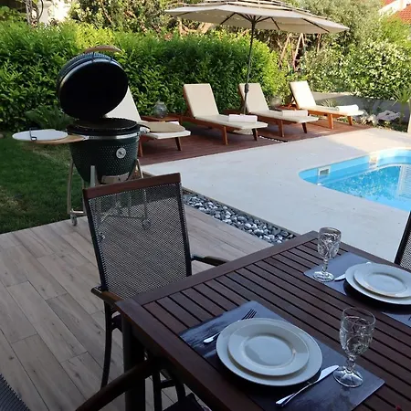 The Cube, Luxury With Private Pool Kaštela