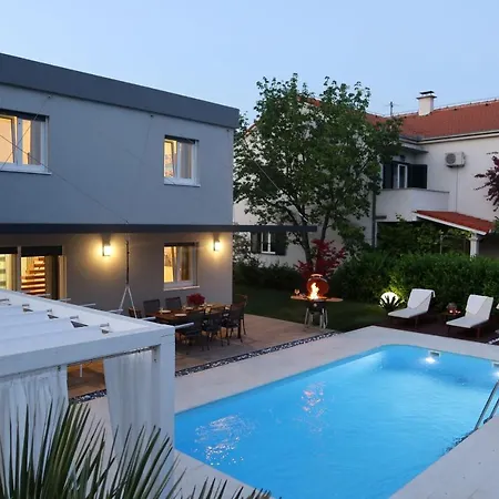 The Cube, Luxury With Private Pool Vila