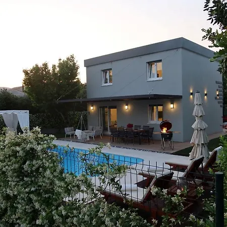 The Cube, Luxury With Private Pool Kaštela