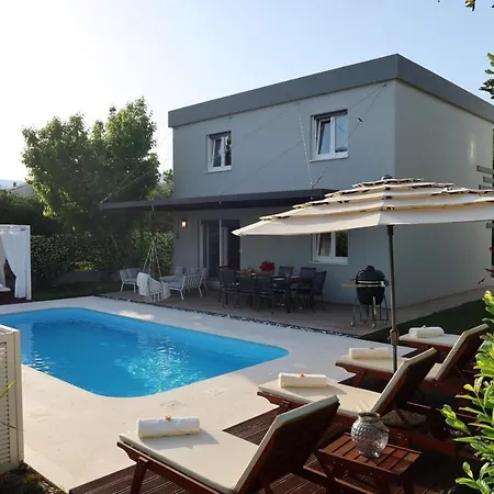 Vila The Cube, Luxury With Private Pool *