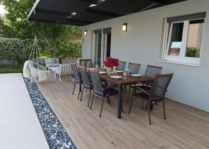 The Cube, Luxury With Private Pool * Kaštela