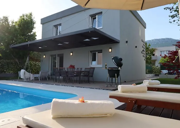 The Cube, Luxury With Private Pool Villa *