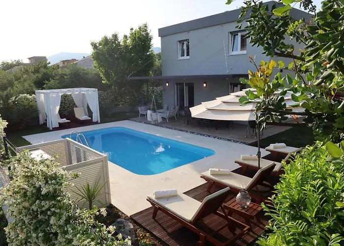 The Cube, Luxury With Private Pool Villa