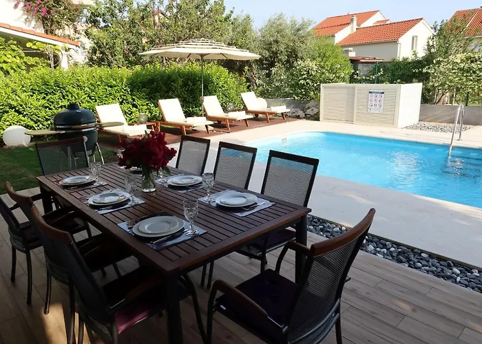 The Cube, Luxury With Private Pool Villa *