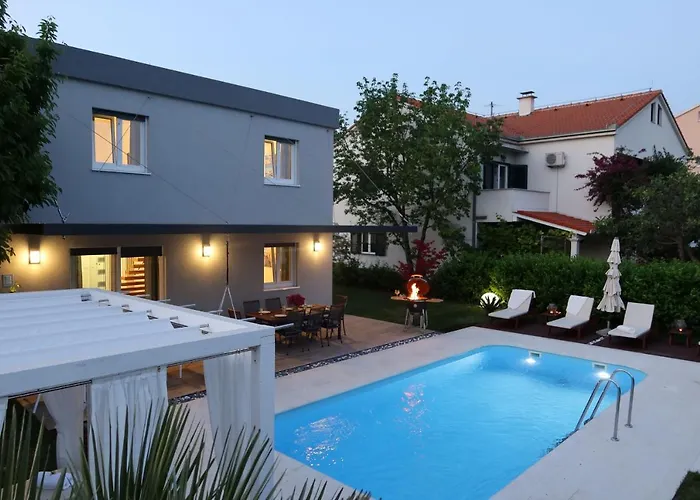 The Cube, Luxury With Private Pool Villa