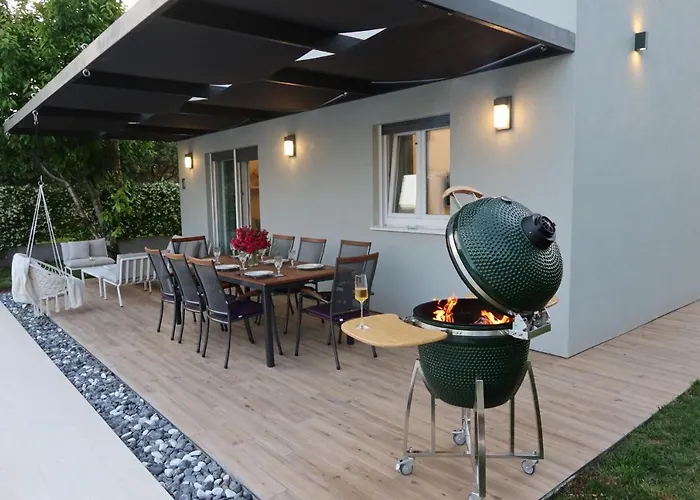 The Cube, Luxury With Private Pool * Kaštela