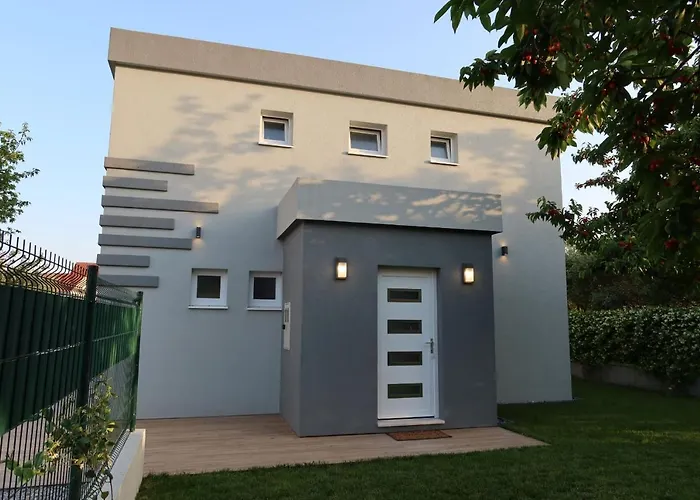 The Cube, Luxury With Private Pool * Kaštela