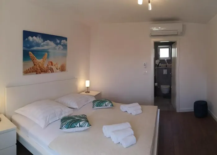 The Cube, Luxury With Private Pool Kaštela